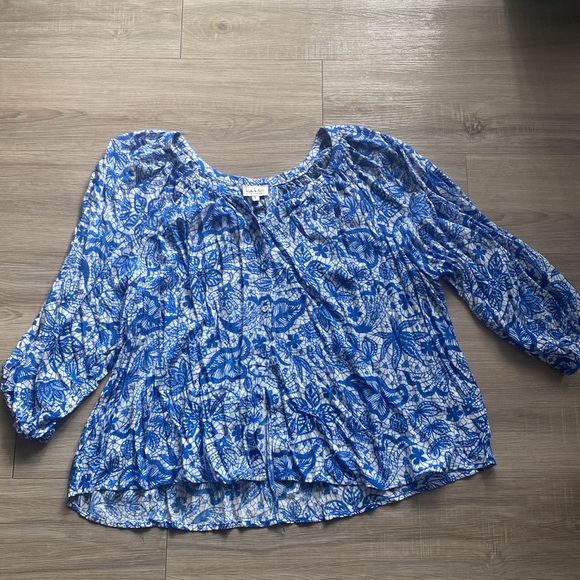 Ladies top - Picture 2 of 7